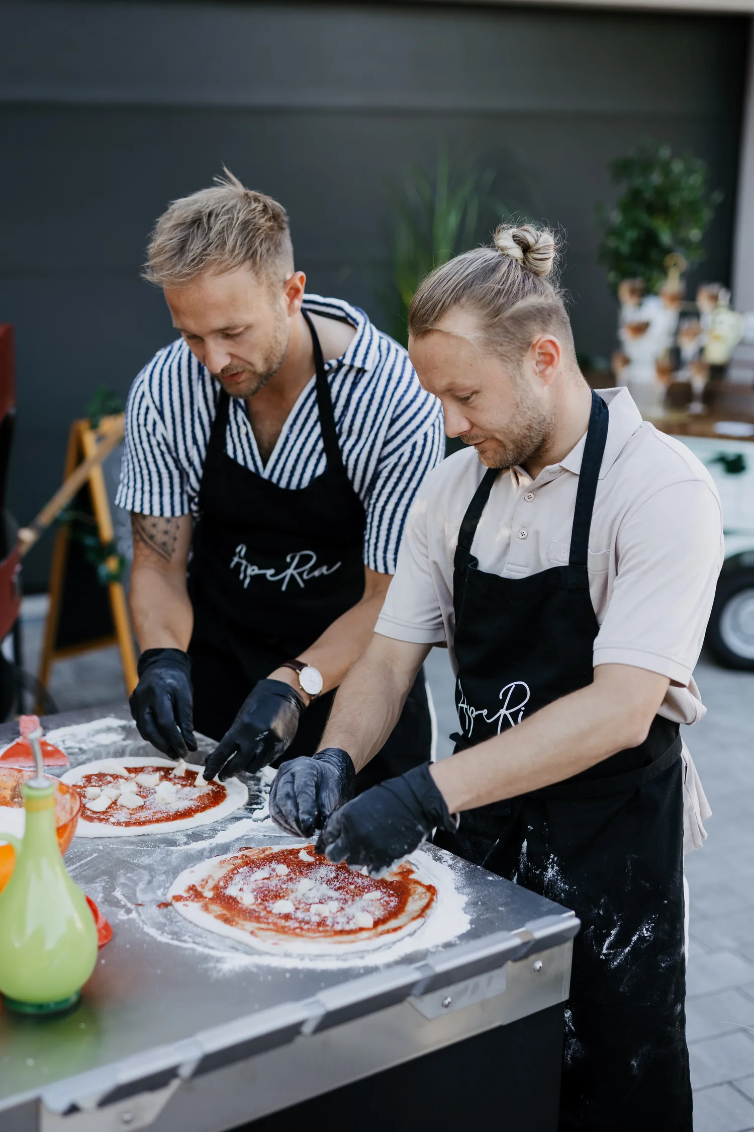 Catering für eine Firmenfeier mit Holzofen
