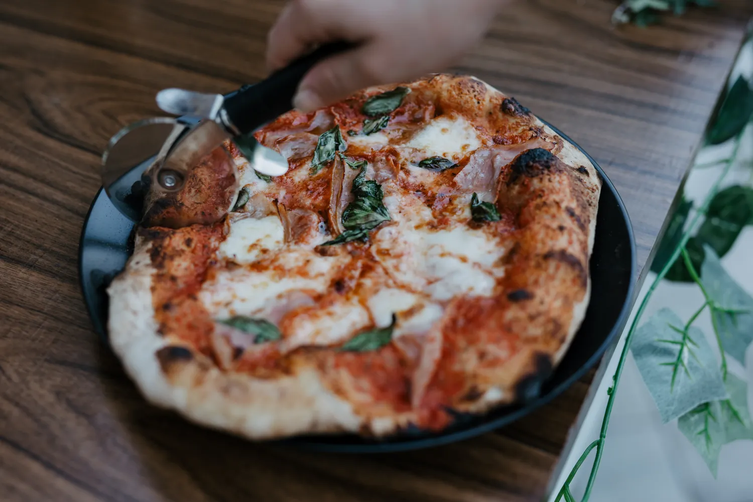 Pizza vom Holzofen